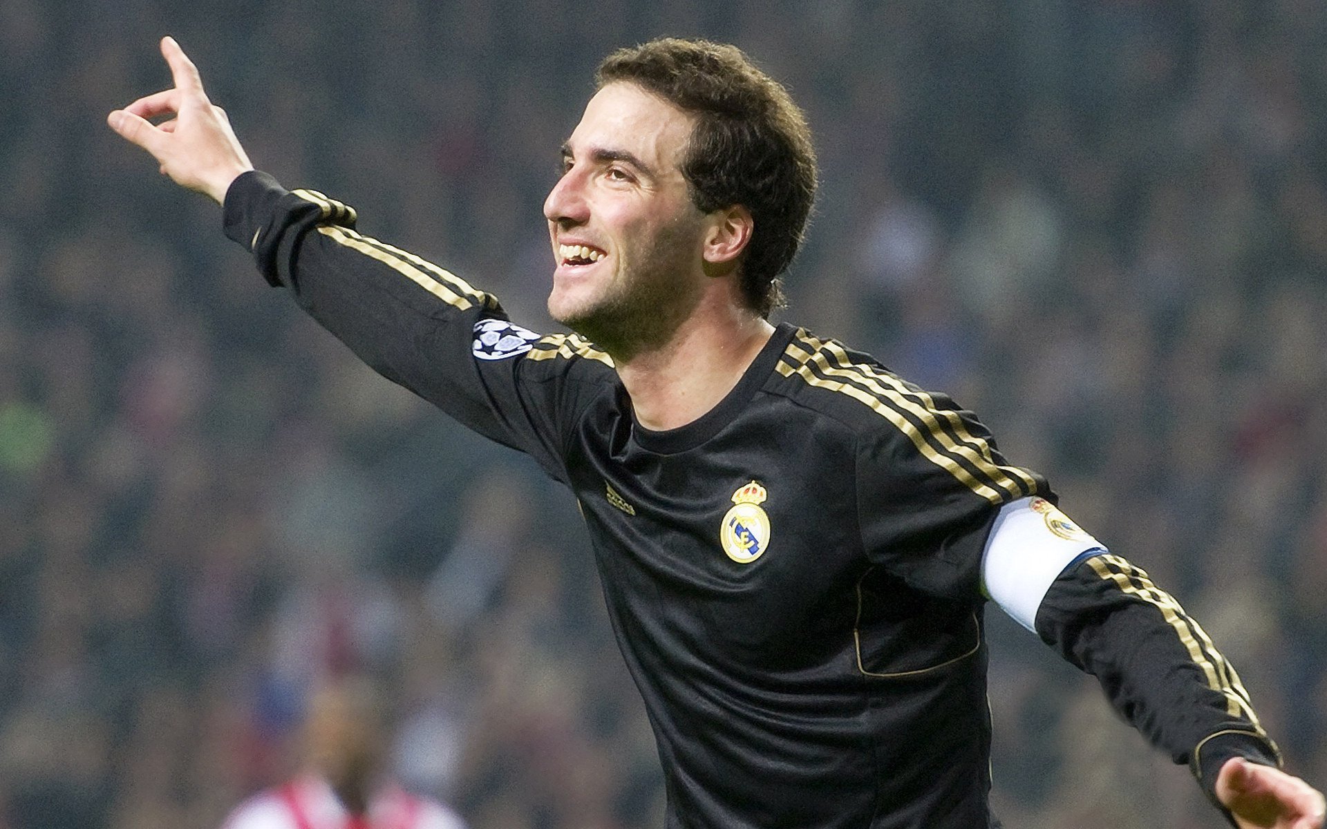 德甲高效反击频现，精彩瞬间让人惊叹，德甲的主张