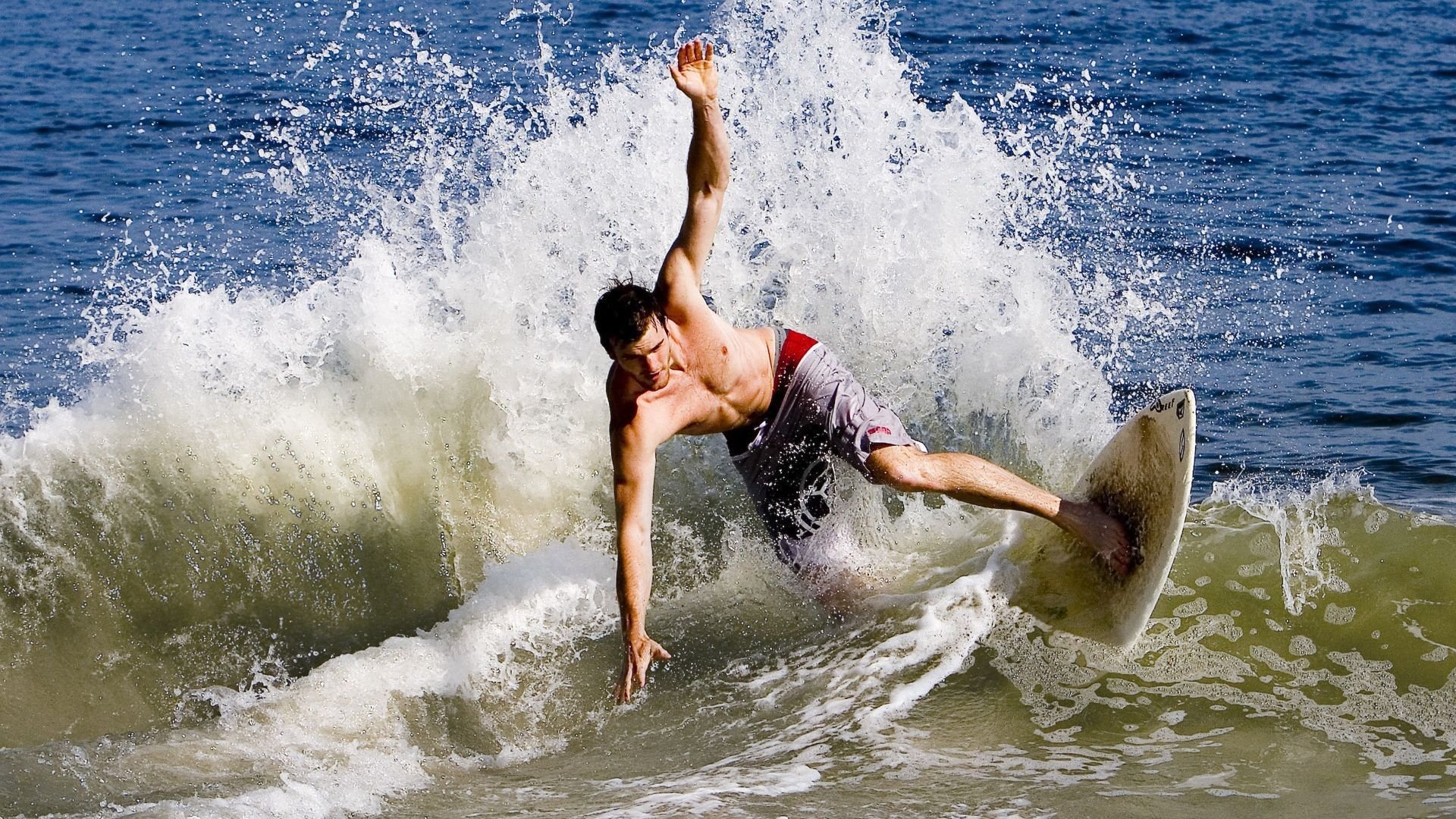 开云体育移动版-球星魅力：场上场下的多重角色解读，场上球员